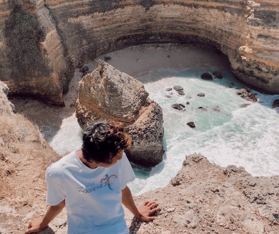 Pantai Penyisok Surga Yang Tersembunyi Di Lombok Timur