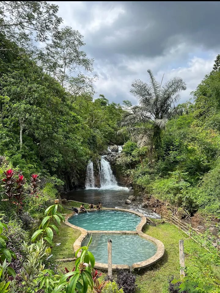 AIR TERJUN BABAK PELANGI